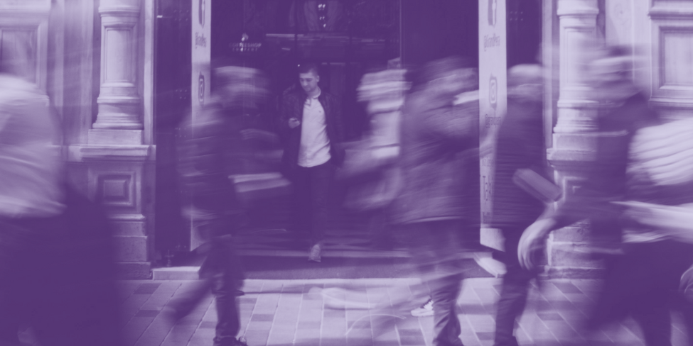 Viciados em se ocupar (Trecho do livro À beira do abismo)